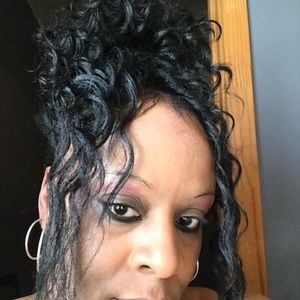 Meet your Posher, Yolanda